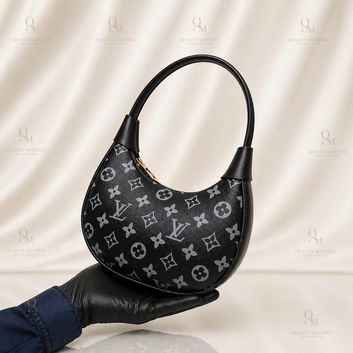 Luxury Crescent Mini Shoulder Bag – Elegant Everyday Style